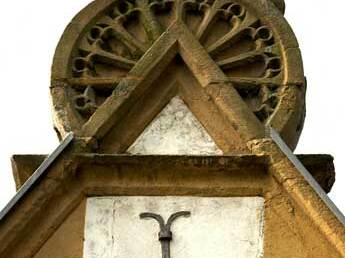 pediment
